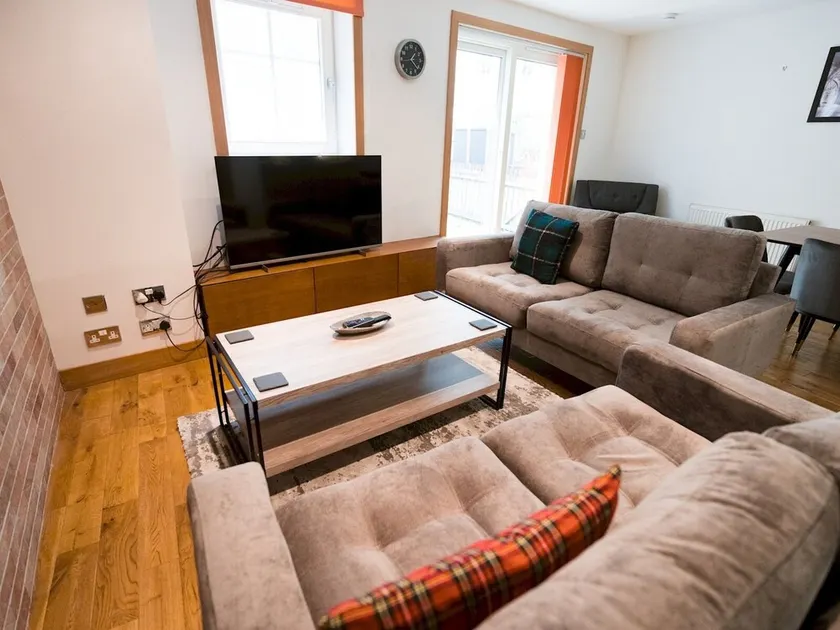 Beautiful Unique 3Bed Mews Cottage House - Pass the Keys - Image 1