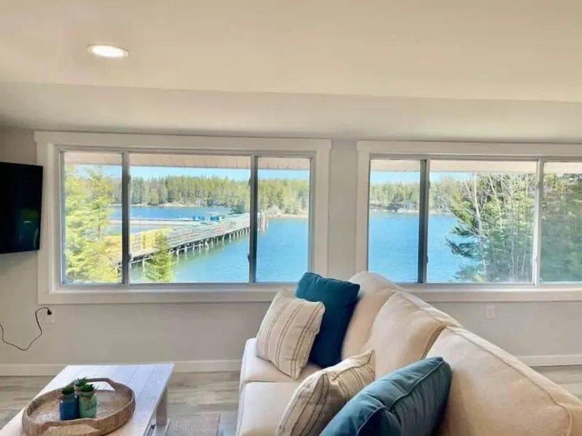 Oceanfront Cottage on Private Island - Image 1