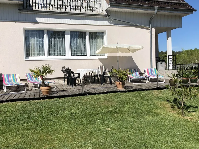 Rest and relax in a comfortable 80 m2 holiday apartment with a large sun terrace - Image 1