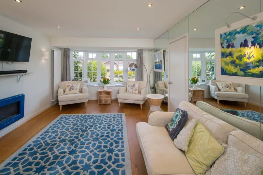 Homely, Elegant 3 bed property in the seaside village of Bembridge - Image 1