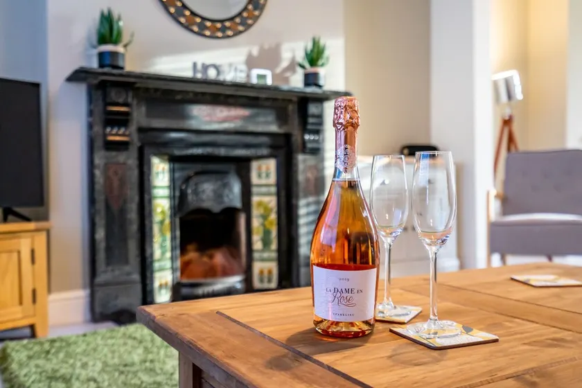 St Johns City centre House - sleeps 6 guests  in 3 bedrooms - Image 1