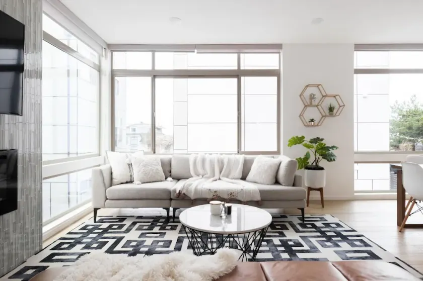 Designer Urban Retreat w/ Rooftop Deck & Fireplace - Image 1