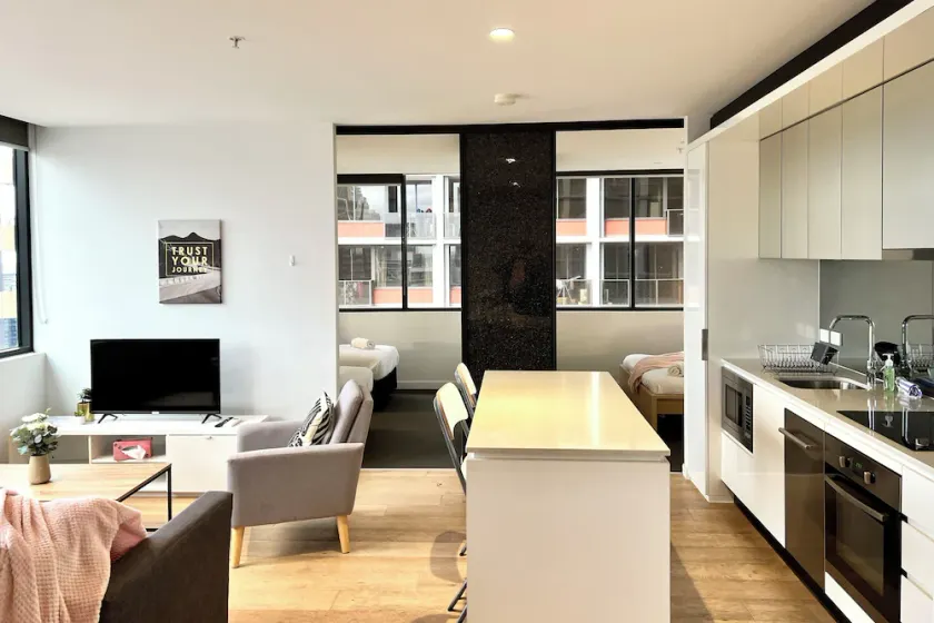 Readyset Apartments at Manhattan - Image 1