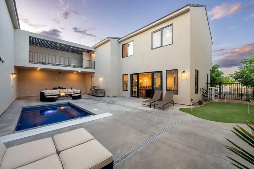 The Sanctuary where we have the space to relax & enjoy! Private pool, Outdoor space - Image 1