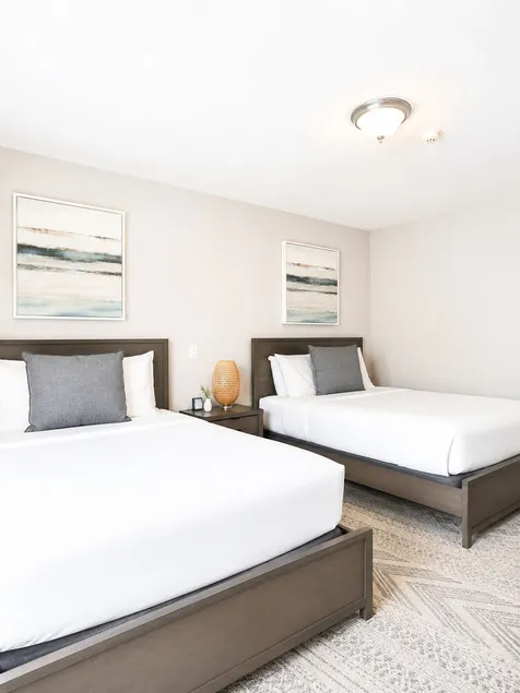 Beautifully Updated Two Queen Suite - Image 1