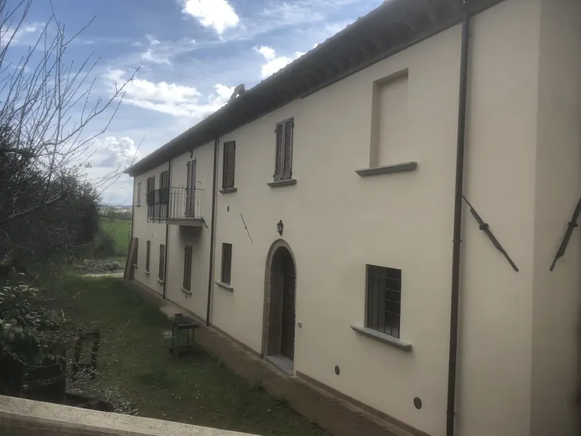 Apartment in farmhouse from the late 1800s, in the vicinity of Perugia - Image 1