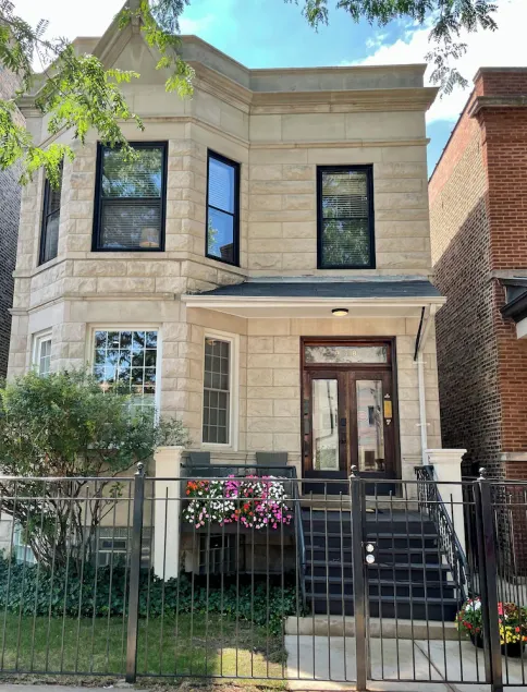 The Wrigleyville VIP-200 Steps from Wrigley Field - Image 1