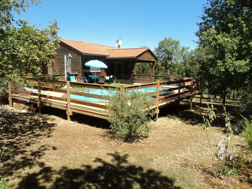 Timber frame house with garden - Image 1