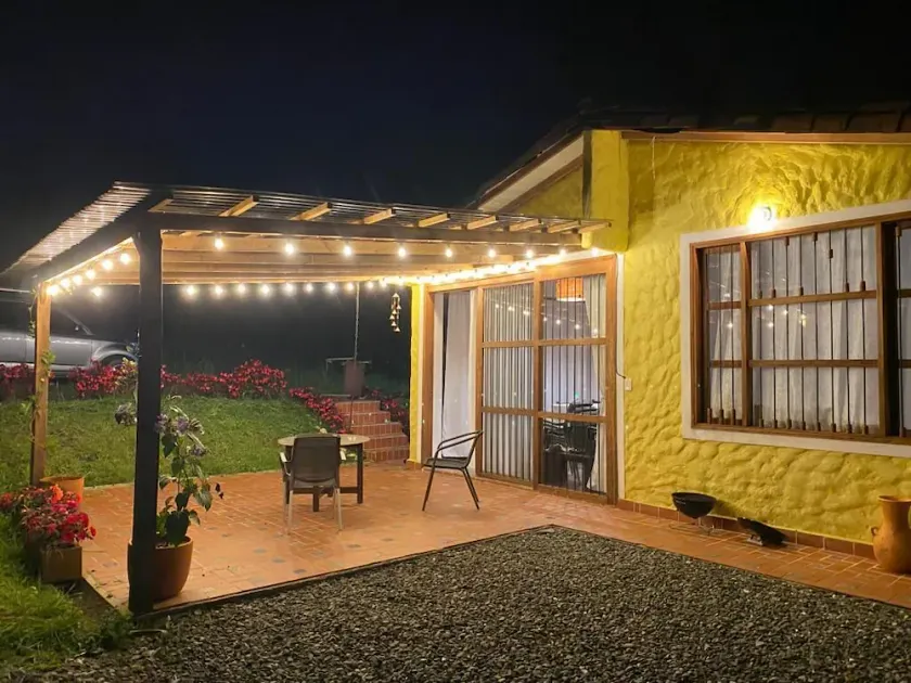 Acogedora Casa de Campo en Santa Elena - Image 1