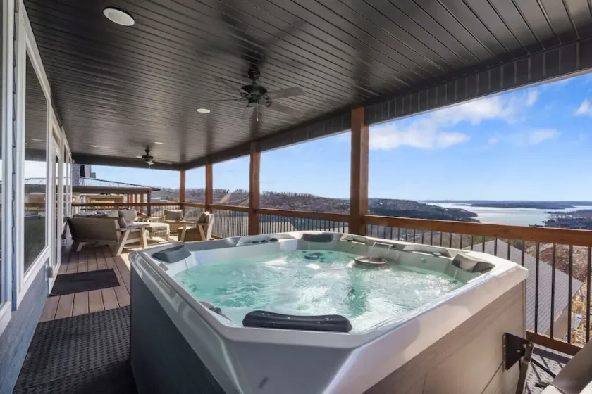 *Private -Hot Tub, Pool, Games, Pool Table, 1 mile toSilver Dollar City - Image 1