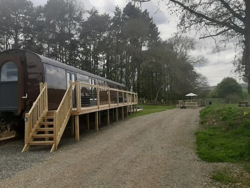 Railway carriage, perfect for families,friends or couples in an amazing location - Image 1