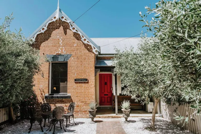 Riddell Cottage - A Federation Hideaway in Town - Image 1