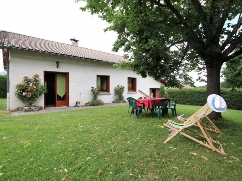 Mountain Lodge with Fireplace - 4 Bedrooms, Pet Friendly - Image 1