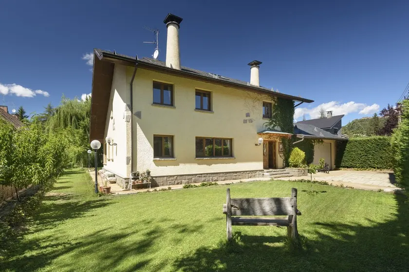 CHALET in Jaca. SKI. POOL - Image 1