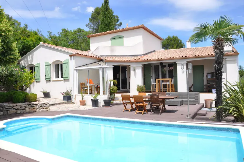 Sehr schöne Villa Standing mit Pool und Sauna. - Image 1