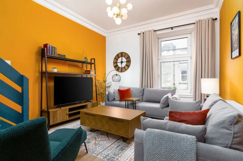 Modern City Centre Penthouse - Image 1