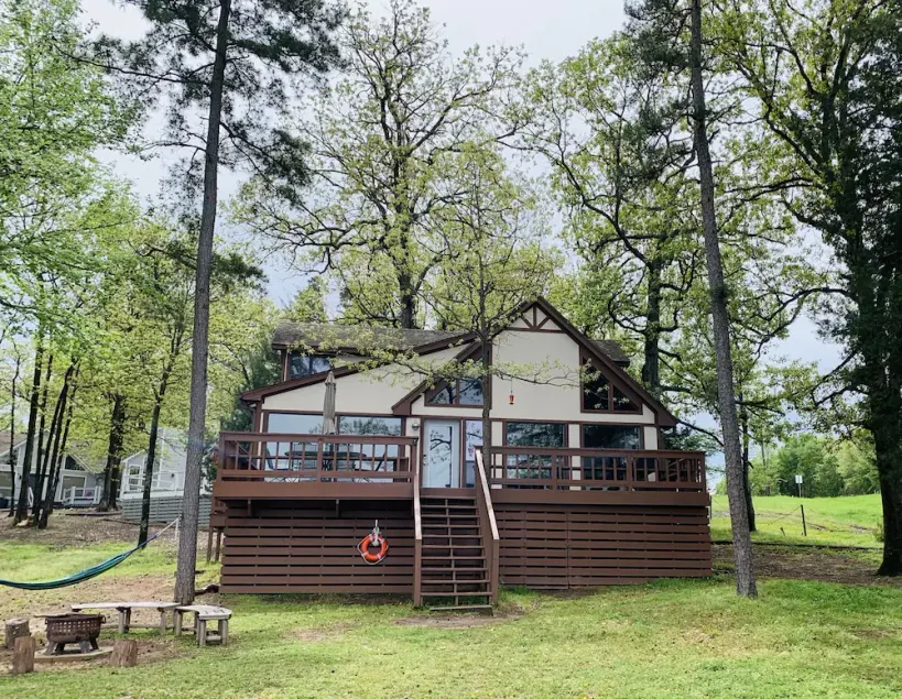 'Lakeview Canoe' Lakefront Cabin w/Private Dock & Boat Slip on Cypress Springs - Image 1