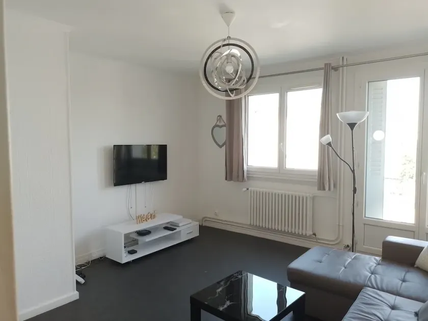 Apartment near Lyon, Eurexpo and Groupama Stadium - Image 1