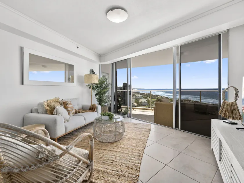Sebel - Perched high on the 13th floor with expansive and sprawling views - Image 1