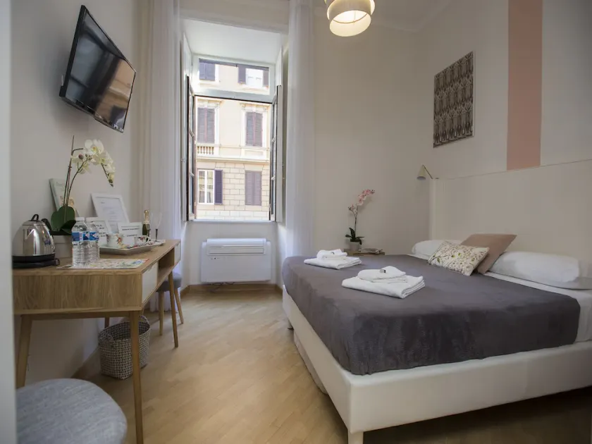 Al 7 Rooms - Image 1