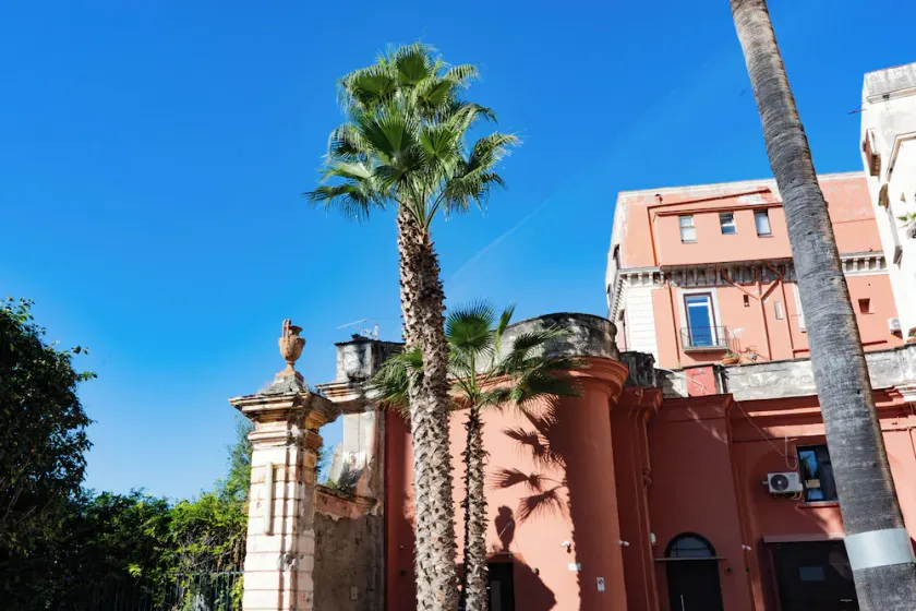 Royal Rooms Portici - Image 1