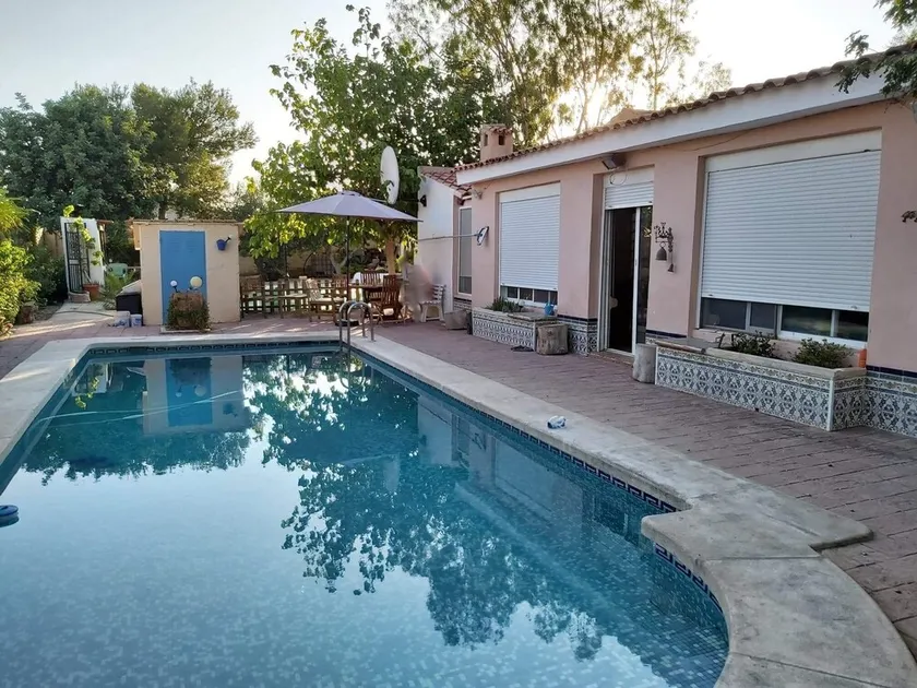 Villa piscine privée bbk terrasse wifi zone tranquille à 15 min de la plage - Image 1
