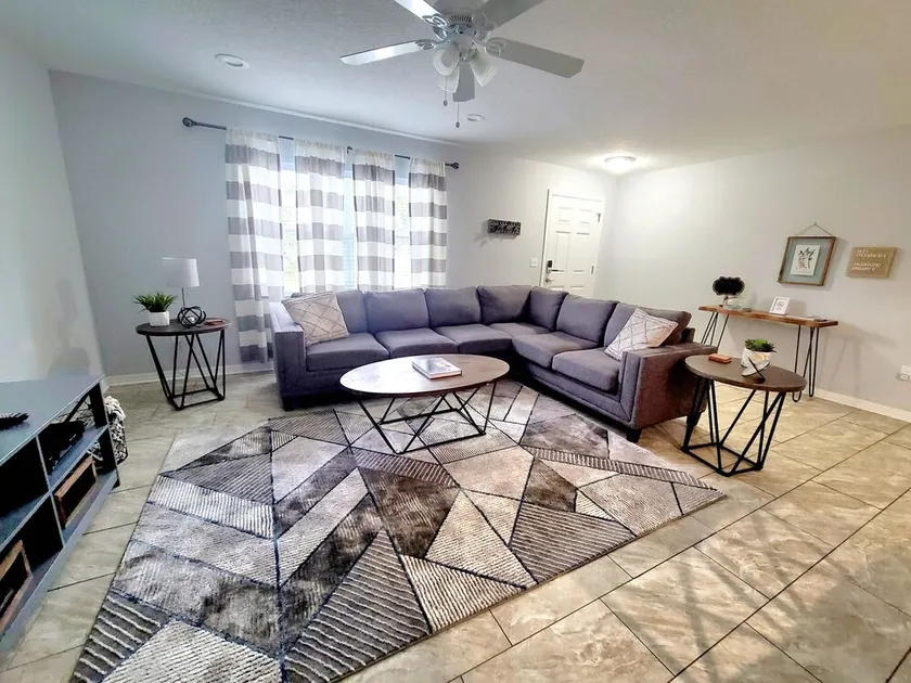 Beautiful New Villa located 30 mins from Tampa - Image 1