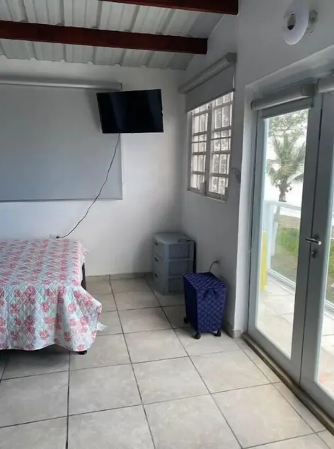Beachfront Full House - Image 1