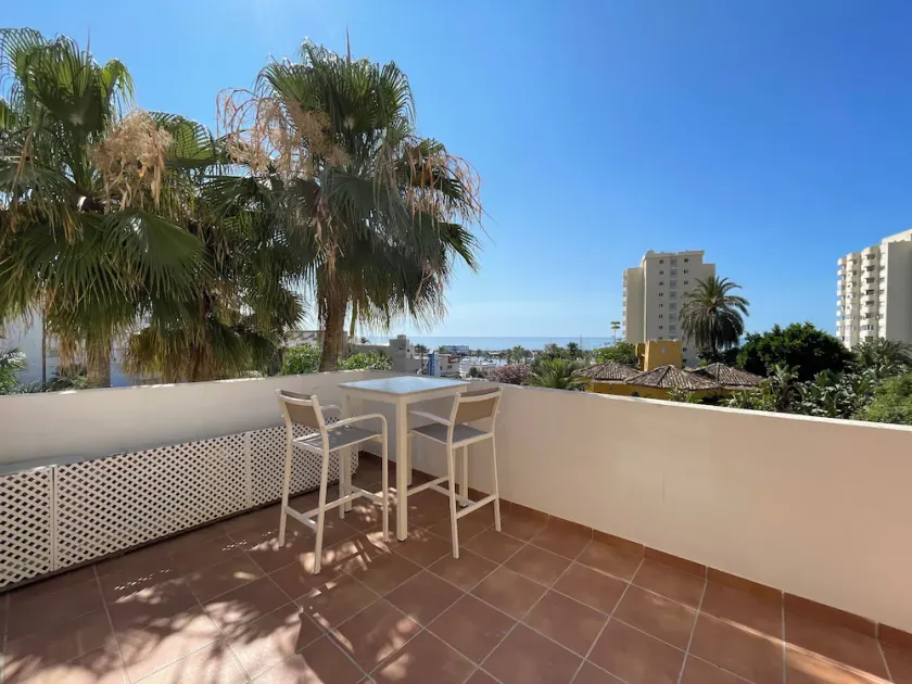 Proche du port et des plages terrasse plein Sud - Image 1