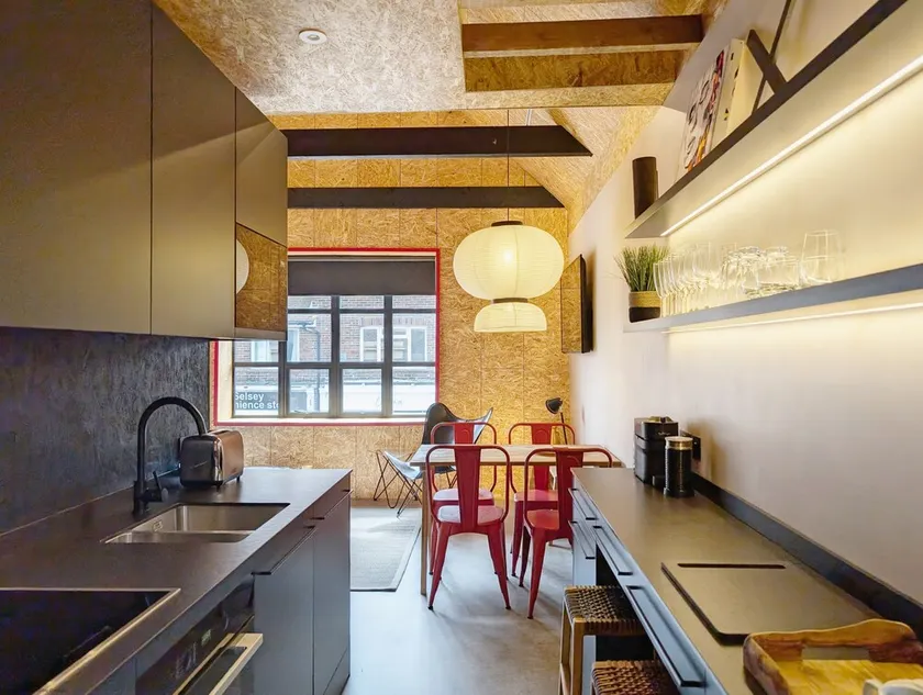 The Apartment - sleeps 4 guests  in 2 bedrooms - Image 1