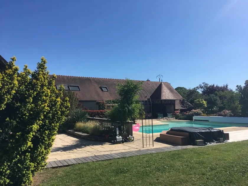 Villa avec piscine chauffée et jardin près de Moulins - Image 1