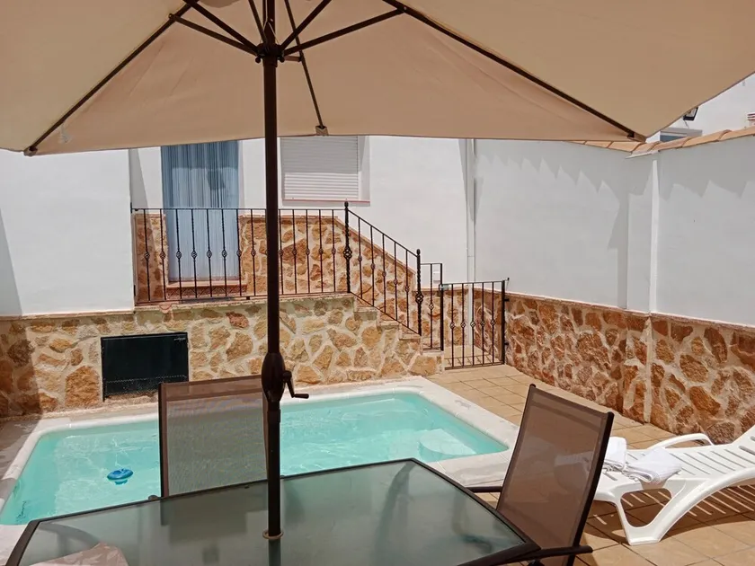 Holiday Home La Reconquista with Pool, Garden & Wi-Fi - Image 1