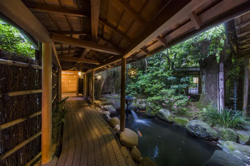 Toushinan Komeya - Image 1