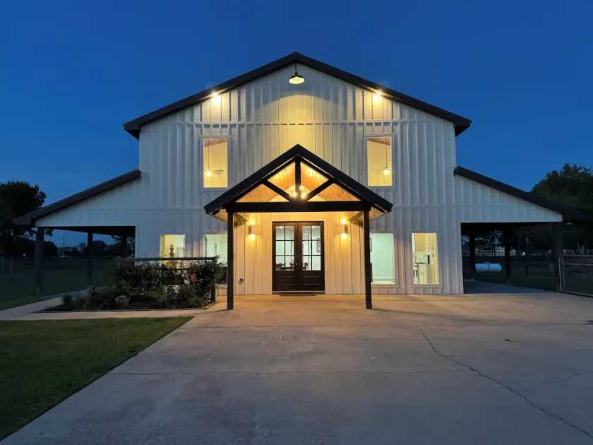 Texas Barn home - Image 1