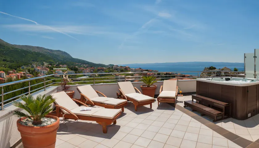 NY! Villa Arya med privat opvarmet pool, fitnesscenter, sauna, varmt karbad på taget i nærheden af Split - Image 1