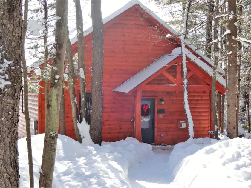 Charming and meticulously cleaned cabin with panoramic view of the Green Mtns - Image 1