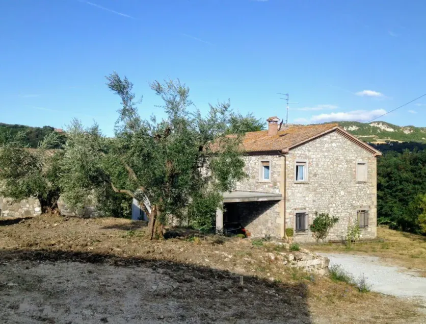 Farmhouse in the valleys of Montefeltro 5 miles from San Leo - Image 1