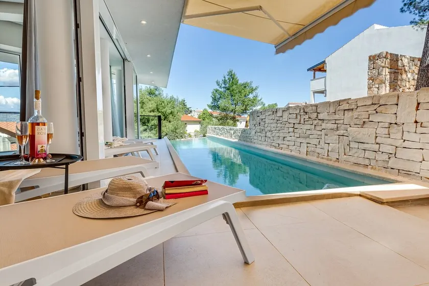 Luxusvilla Golden Hour mit Pool - Image 1