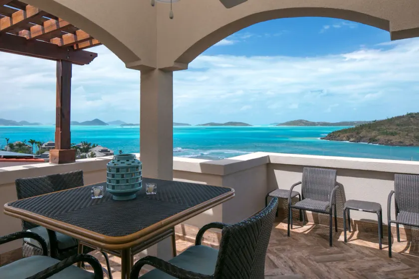 Penthouse King Suite! Fully Remodeled and booking with full amenities! - Image 1