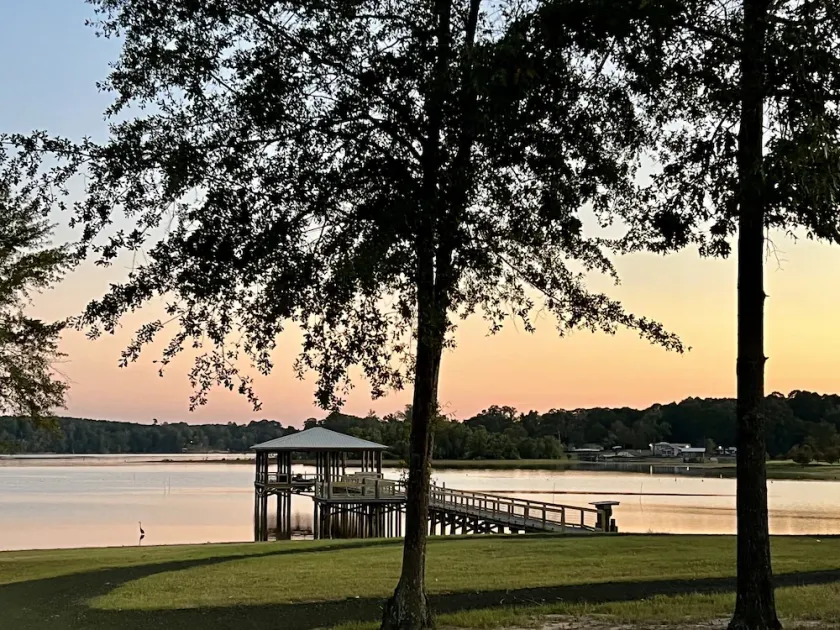 Super clean Waterfront home with private boat launch and fishing pier on site. - Image 1