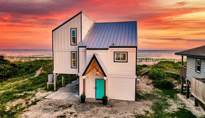 Oceanfront with HOT TUB & ELEVATOR. Views from every room! - Image 1