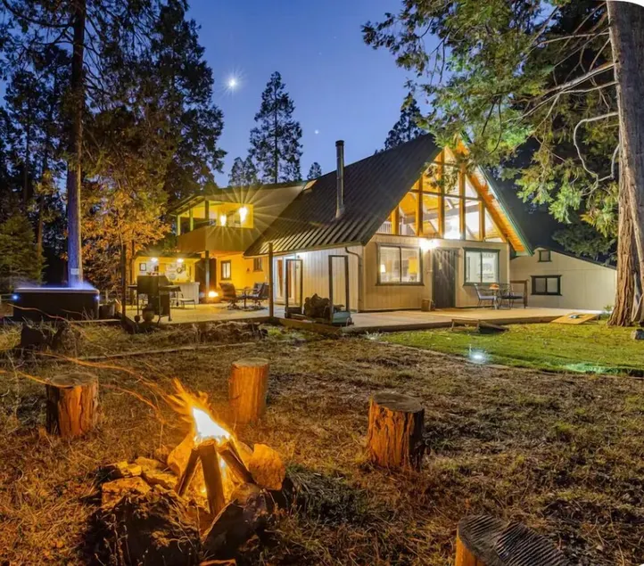 Near 2 Yosemite Entrances - Hot Tub - Fire Pit - Wood Burning Stove - Pets OK  - Image 1