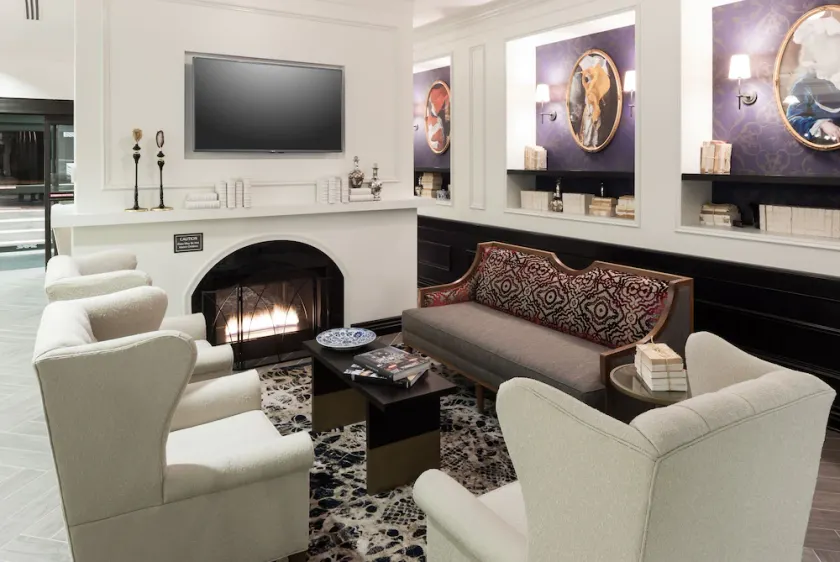 Residence Inn by Marriott Richmond Downtown - Image 1