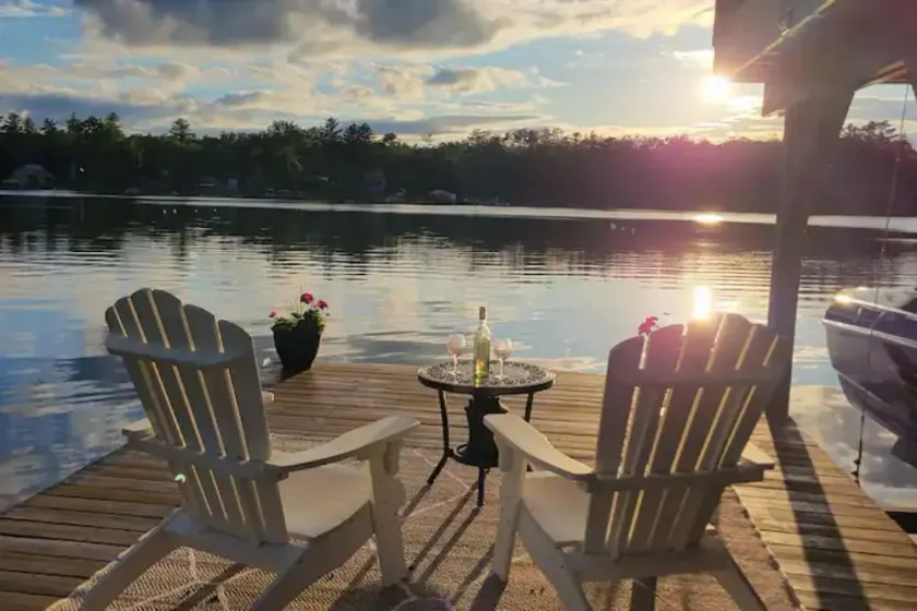 Saratoga County 6 bedroom lake house with indoor pool and hot tub - Image 1