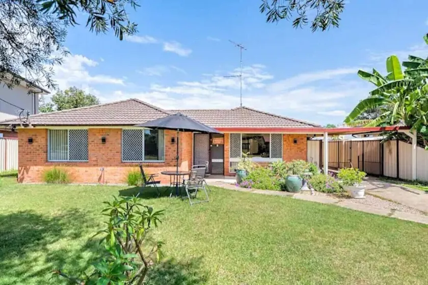 Nepean Hospital 3BR pet-friendly home + parking - Image 1