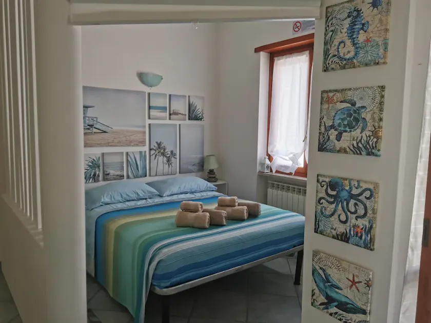 Two-room mini apartment a stone's throw from the sea with parking space - Image 1