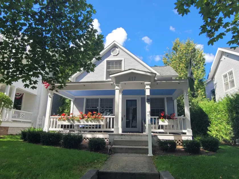 Main Street Charming Home - Just renovated! - Image 1