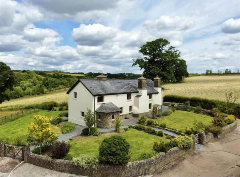 16th Century Devon Farmhouse Stunning Views - Image 1