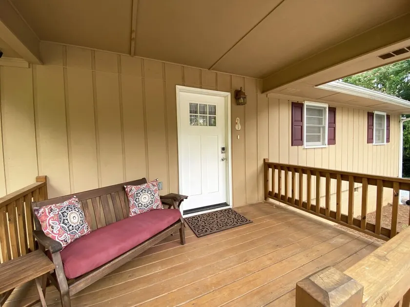 Cozy Lake Hartwell Cottage near Tugaloo State Park - Image 1