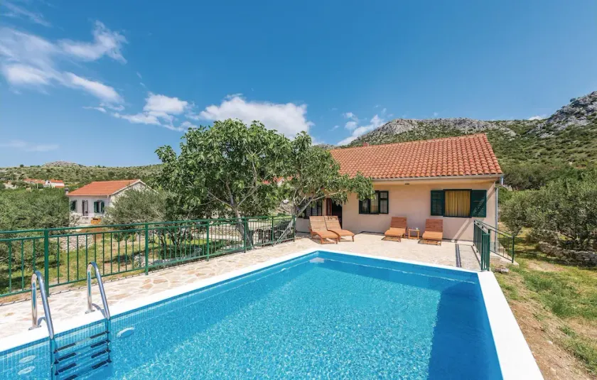 Stunning Home In Sibenik - Image 1